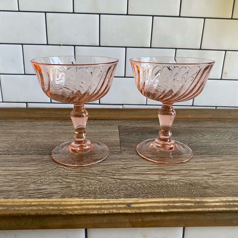 Pink Swirl Arcoroc Cocktail Glasses/Goblets MCM Rosaline Champagne Glass Pair